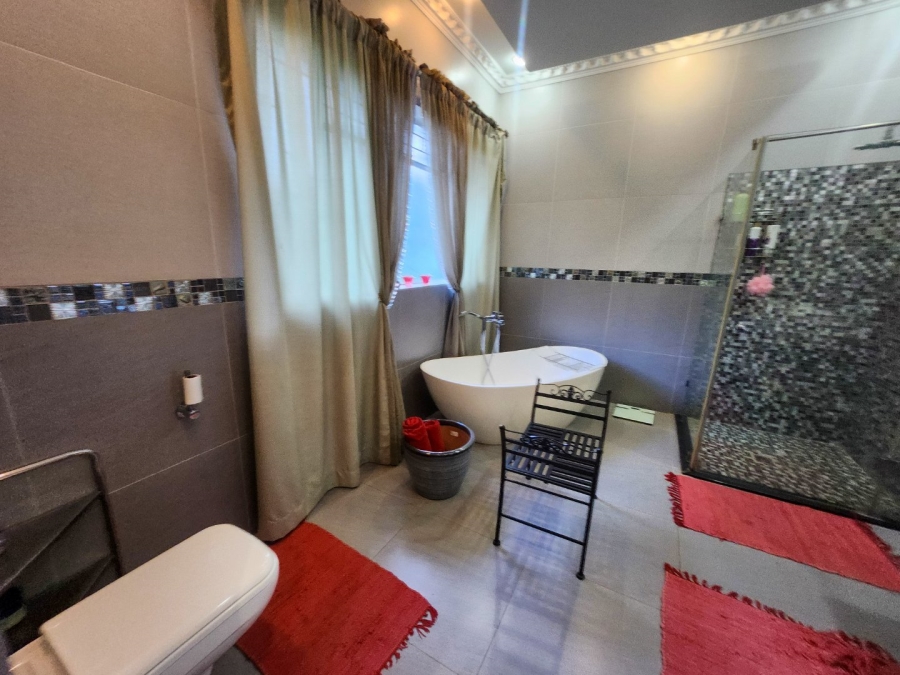 4 Bedroom Property for Sale in Wilkoppies North West